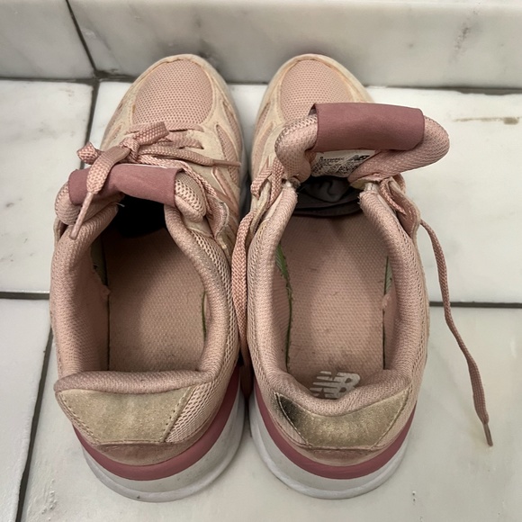 NEW BALANCE X REFORMATION X-90 WOMEN’S SNEAKERS, SIZE US 7/5. WHITE/PINK - Picture 10 of 11